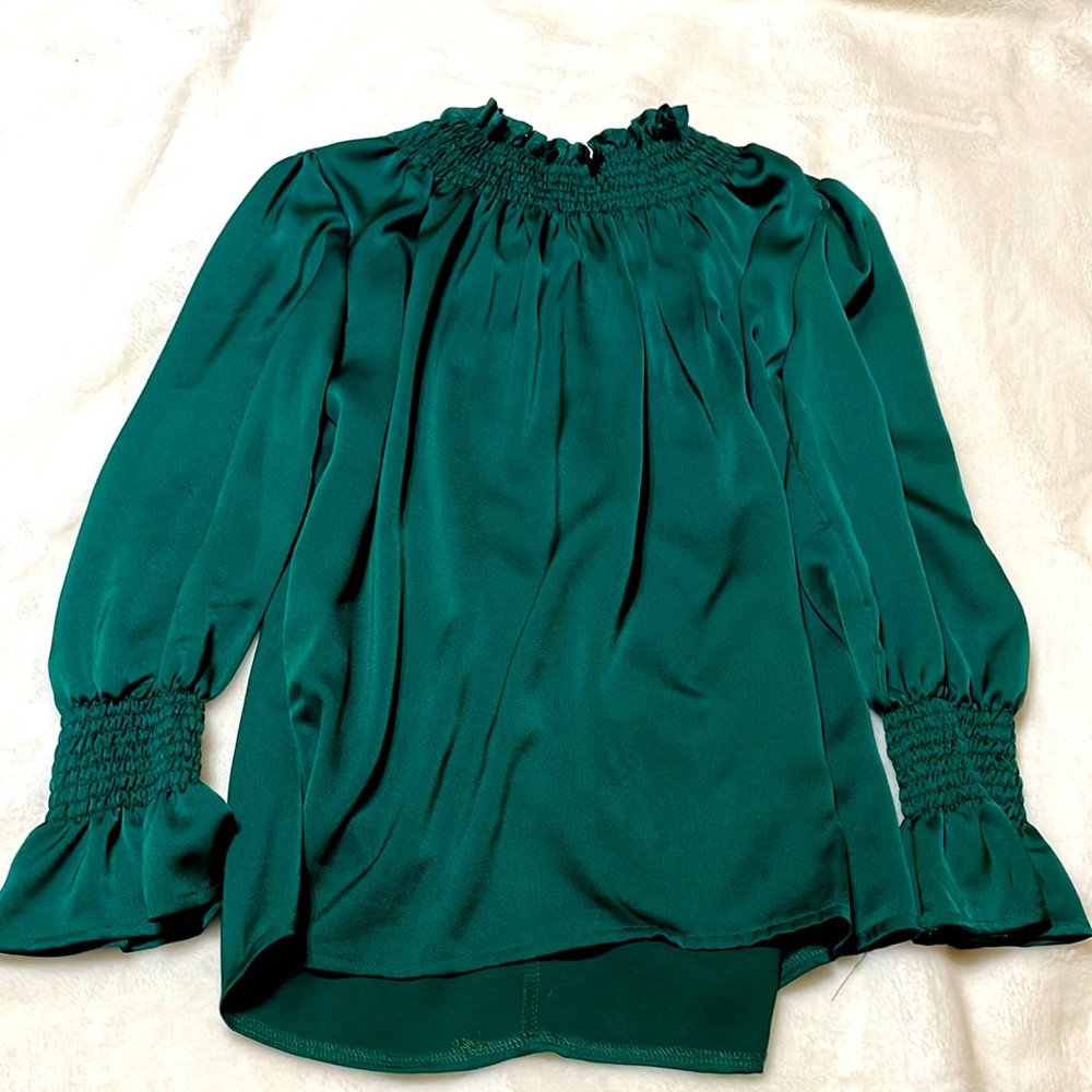Women’s long sleeve forest green blouse, size Small